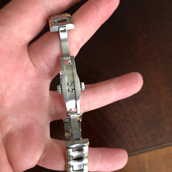 BNIB ladies Vetania watch - Picture 16 of 16